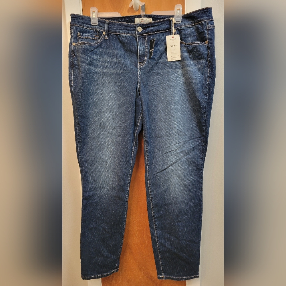 NWT Torrid Skinny Jeans - Size 22T (Tall)